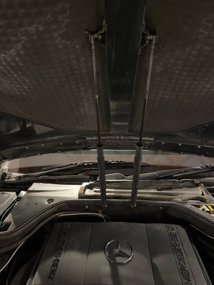 Image 32/49 of Mercedes-Benz S 500 L (1996)