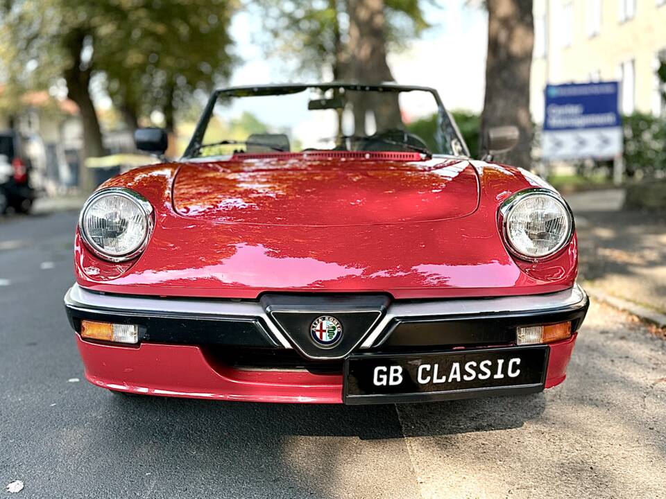 Afbeelding 10/20 van Alfa Romeo 2.0 Spider (1988)