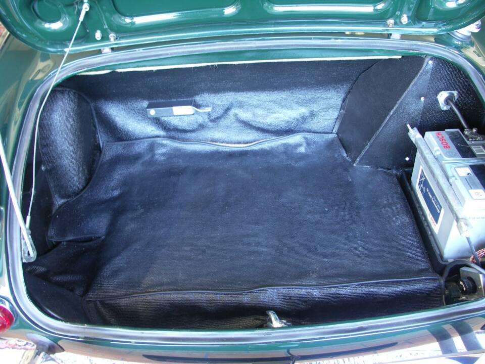 Image 19/40 of Austin-Healey 3000 Mk III (BJ8) (1965)