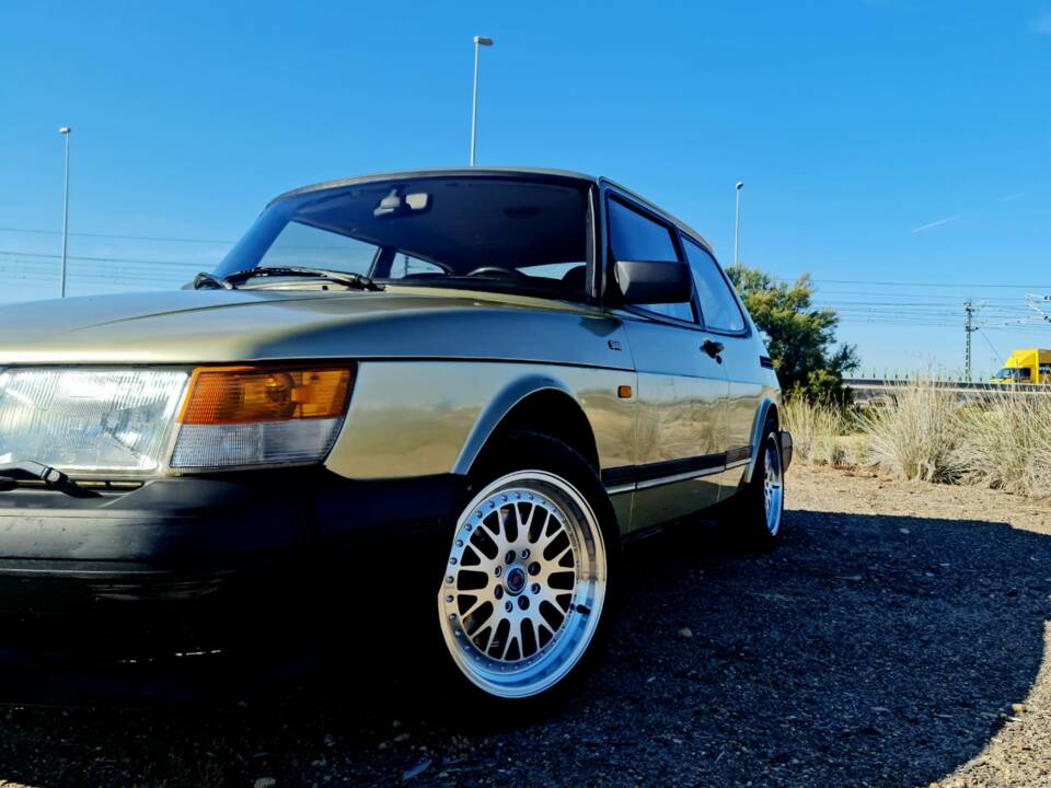 Image 11/50 of Saab 900 (1992)