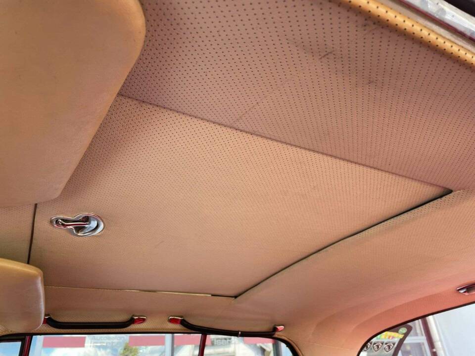 Imagen 18/20 de Mercedes-Benz 220 SE b (1965)