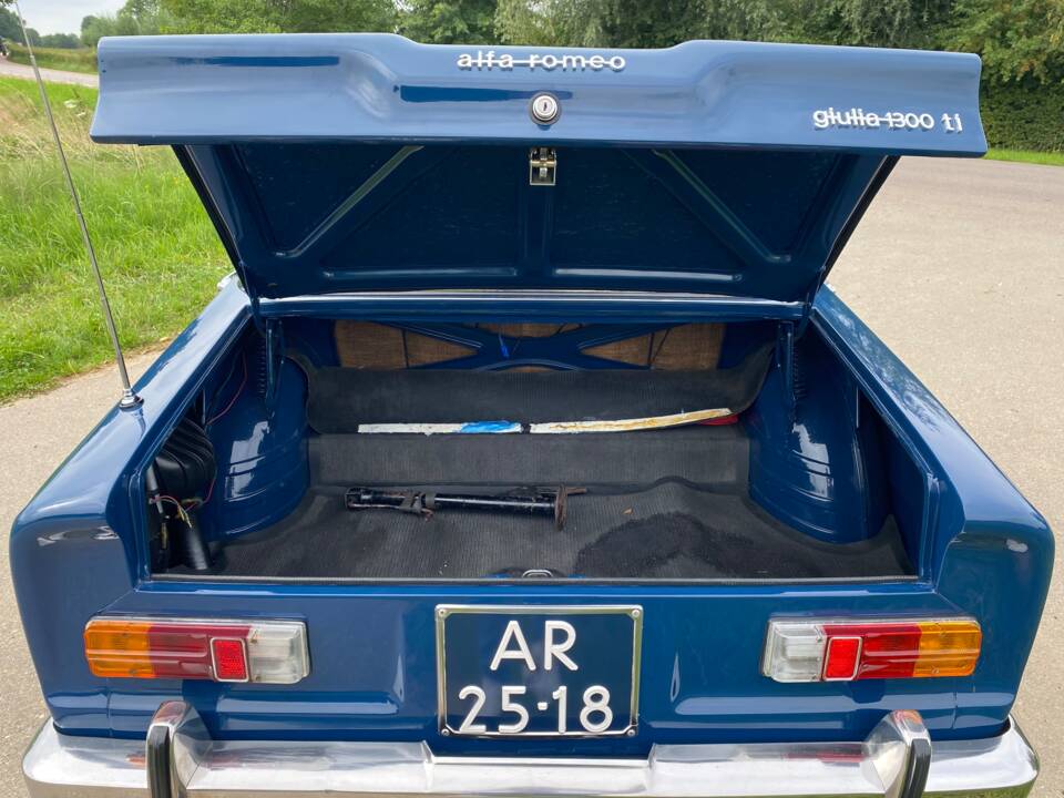 Image 73/75 of Alfa Romeo Giulia 1300 TI (1966)