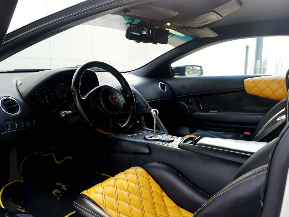 Afbeelding 78/82 van Lamborghini Murciélago (2002)