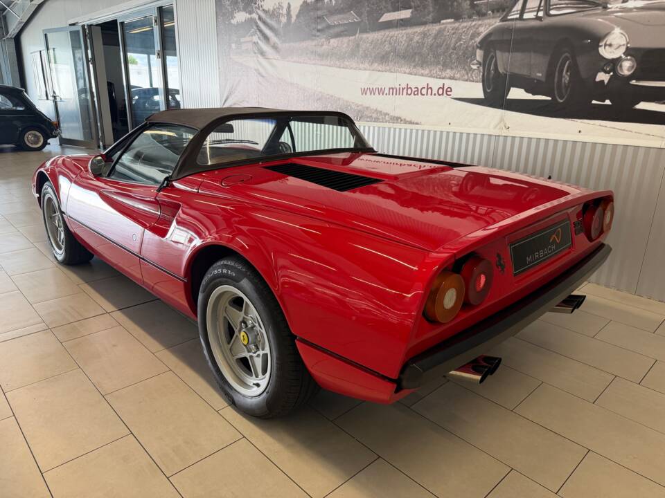 Afbeelding 10/21 van Ferrari 308 GTSi (1982)
