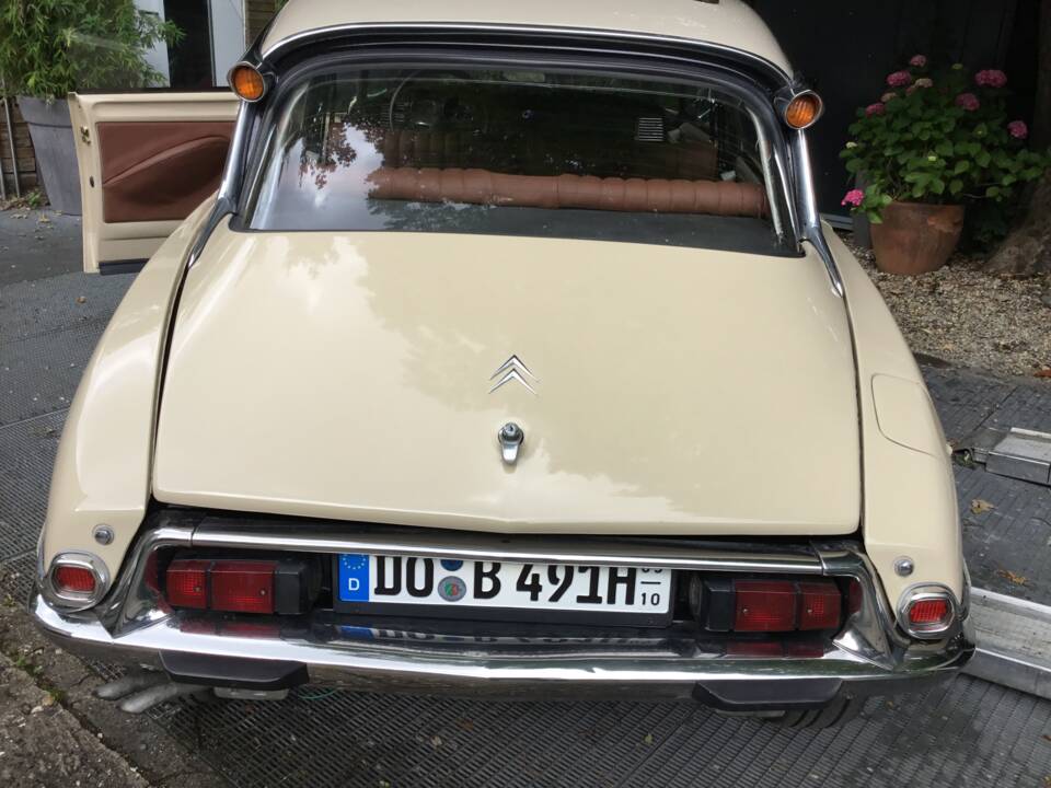 Image 66/82 de Citroën DS 20 (1974)