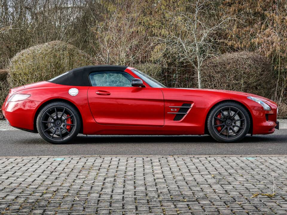Image 5/40 of Mercedes-Benz SLS AMG Roadster (2011)