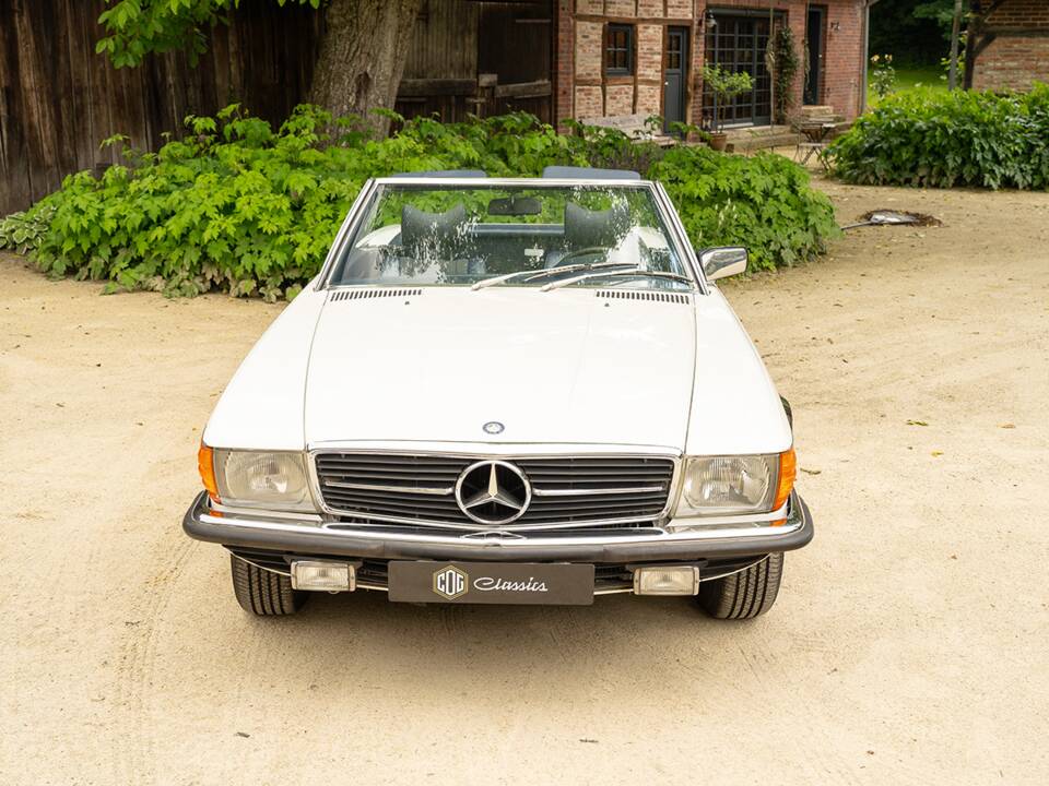 Afbeelding 11/42 van Mercedes-Benz 280 SL (1977)