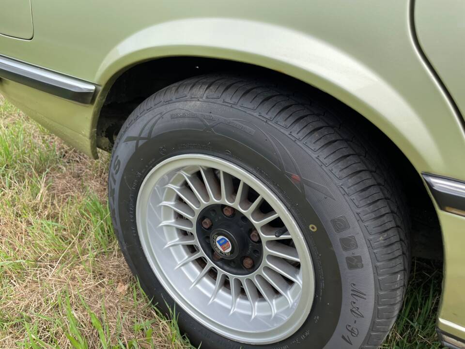 Image 26/100 de BMW 528i (1980)