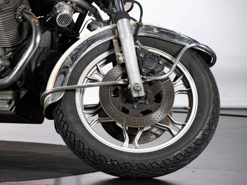 Image 18/44 de Moto Guzzi California II (1983)
