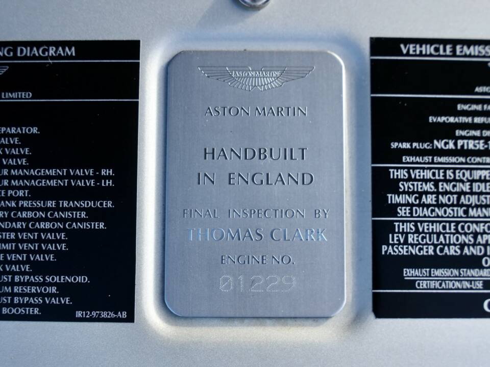 Afbeelding 13/50 van Aston Martin V12 Vanquish (2003)