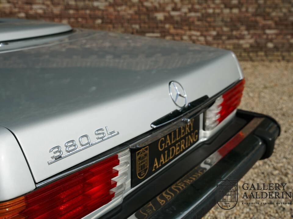 Image 37/50 of Mercedes-Benz 380 SL (1982)