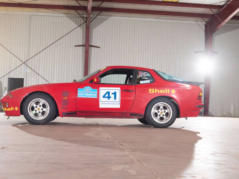 Image 2/38 of Porsche 944 (1985)