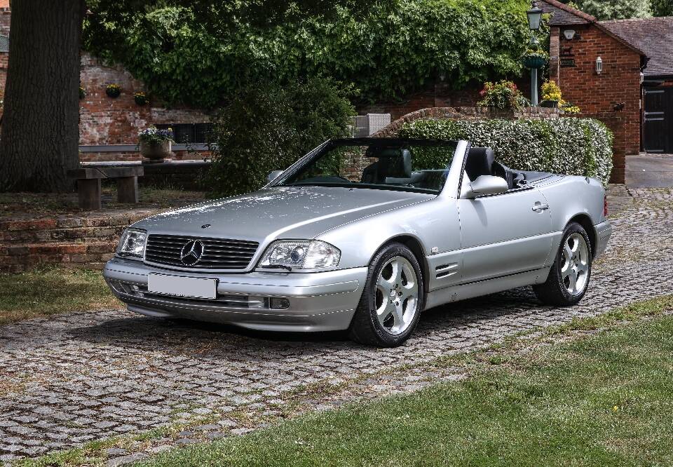 Image 13/37 of Mercedes-Benz SL 320 (2000)