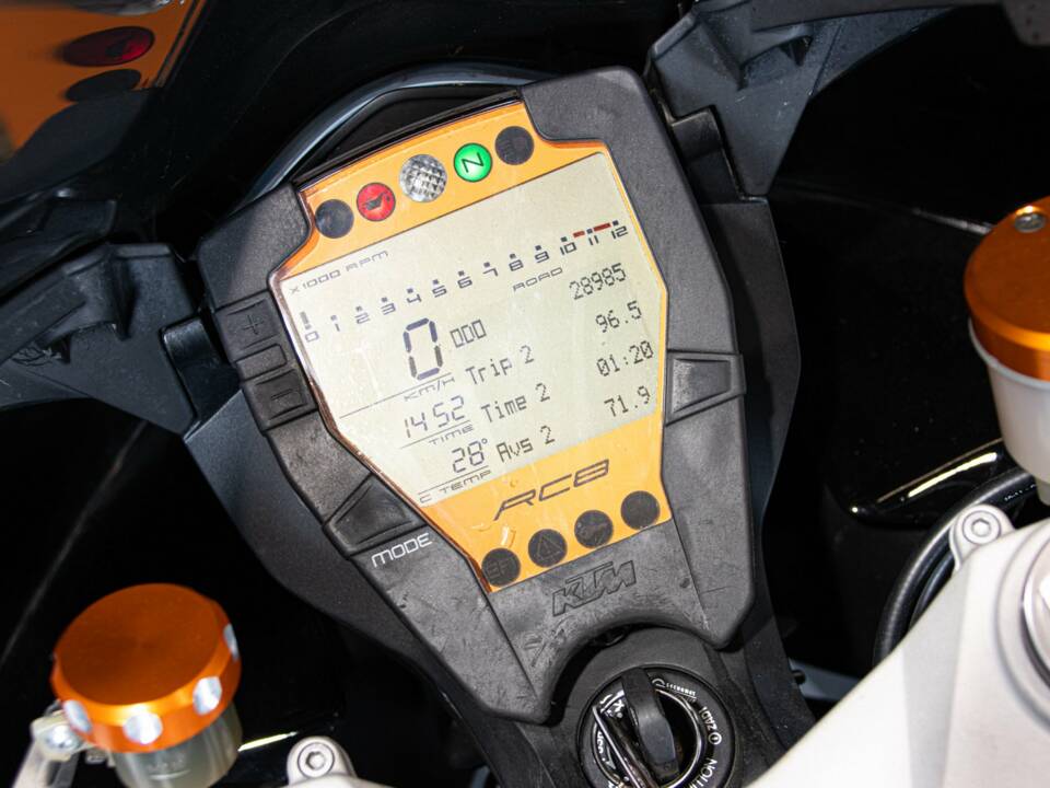 Bild 18/50 von KTM DUMMY (2011)