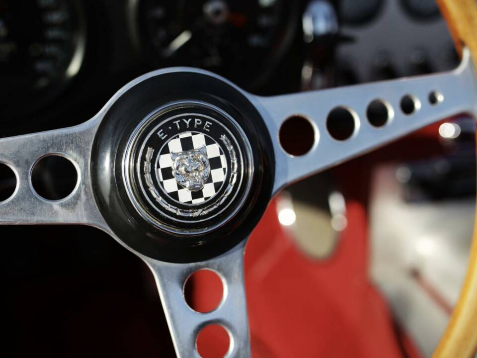 Image 13/50 de Jaguar E-Type 3.8 Flat Floor (1961)