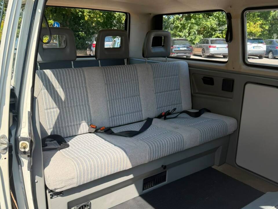 Bild 6/17 von Volkswagen T3 Multivan 1.6 TD (1990)