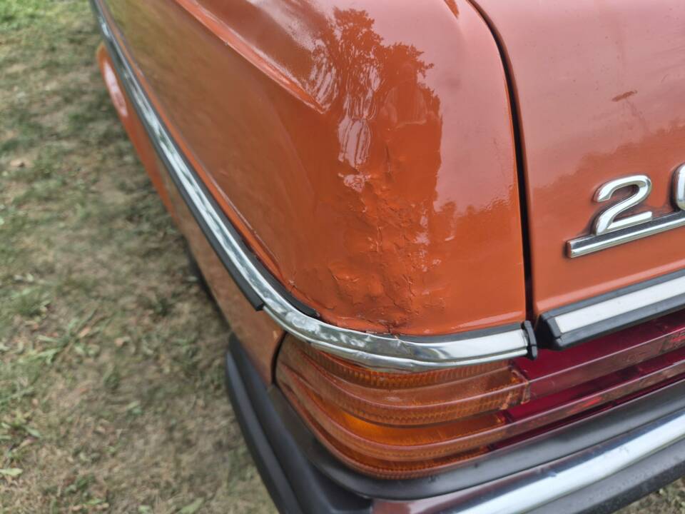 Image 29/41 of Mercedes-Benz 200 D (1981)