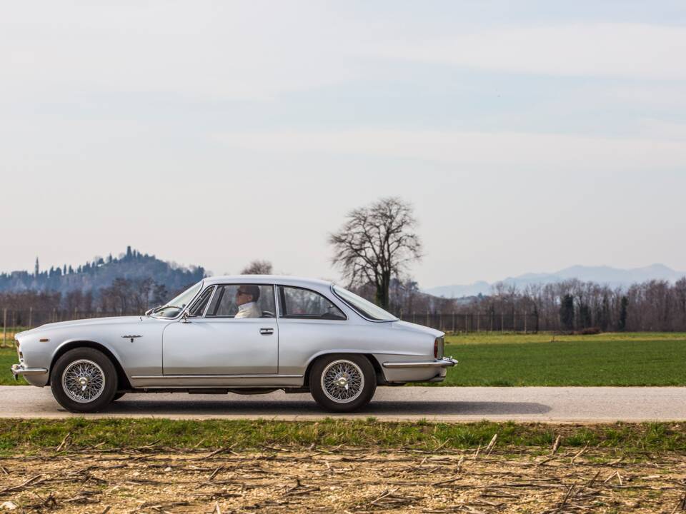 Bild 13/30 von Alfa Romeo 2600 Sprint (1965)