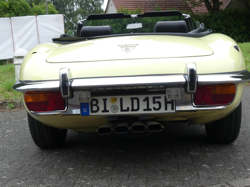 Bild 25/59 von Jaguar E-Type V12 (1972)