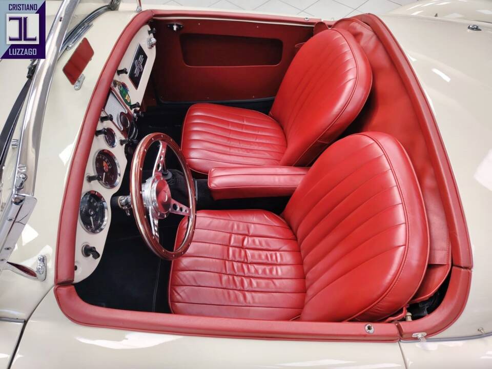 Image 28/59 of MG MGA 1500 (1958)