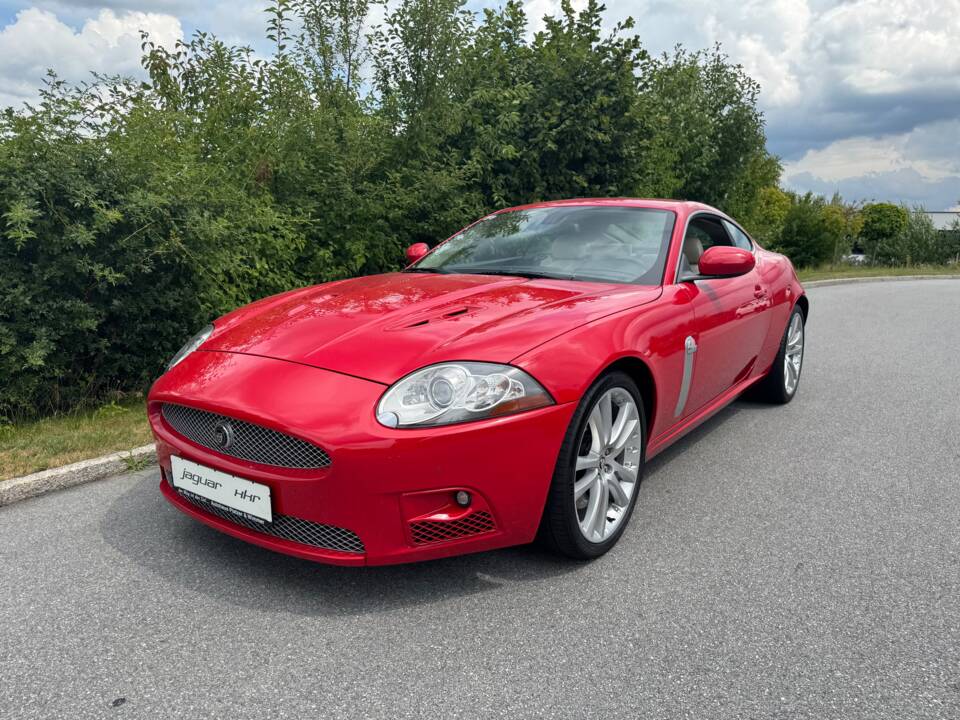 Image 2/49 of Jaguar XKR (2007)