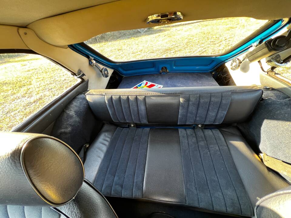 Image 29/50 of MG MGB GT (1972)