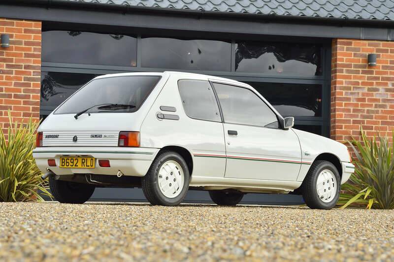 Image 12/35 of Peugeot 205 (1985)