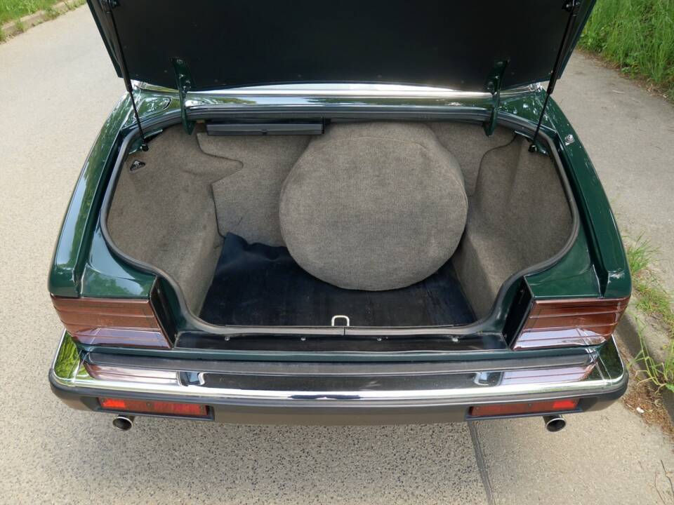 Image 28/33 of Jaguar Sovereign 3.6 (1988)