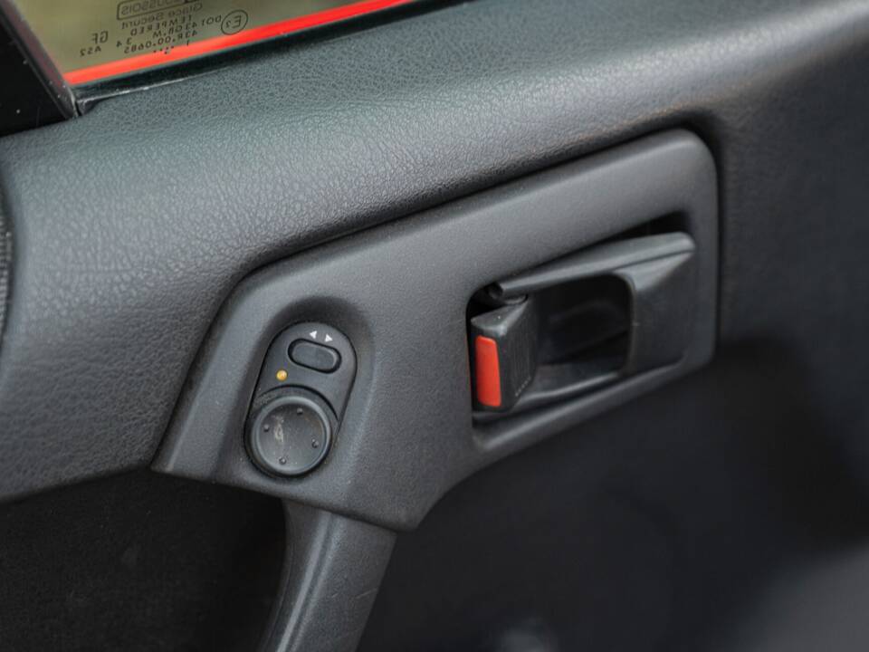 Image 39/50 de Opel Calibra 2,0 Piecha (1993)