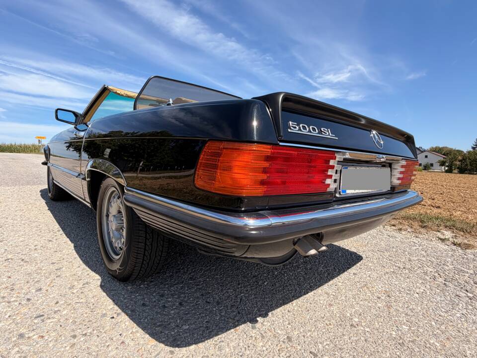 Image 13/22 de Mercedes-Benz 500 SL (1983)