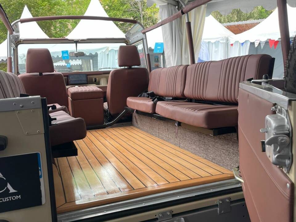 Bild 31/57 von Land Rover 110 (1989)