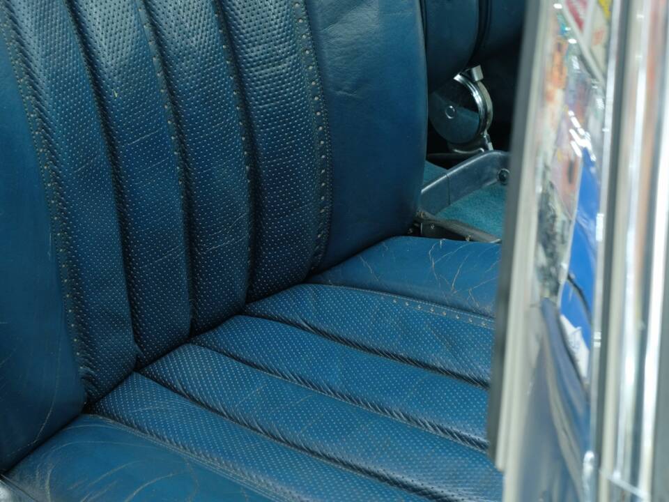 Image 44/50 of Mercedes-Benz 280 SE 3,5 (1970)
