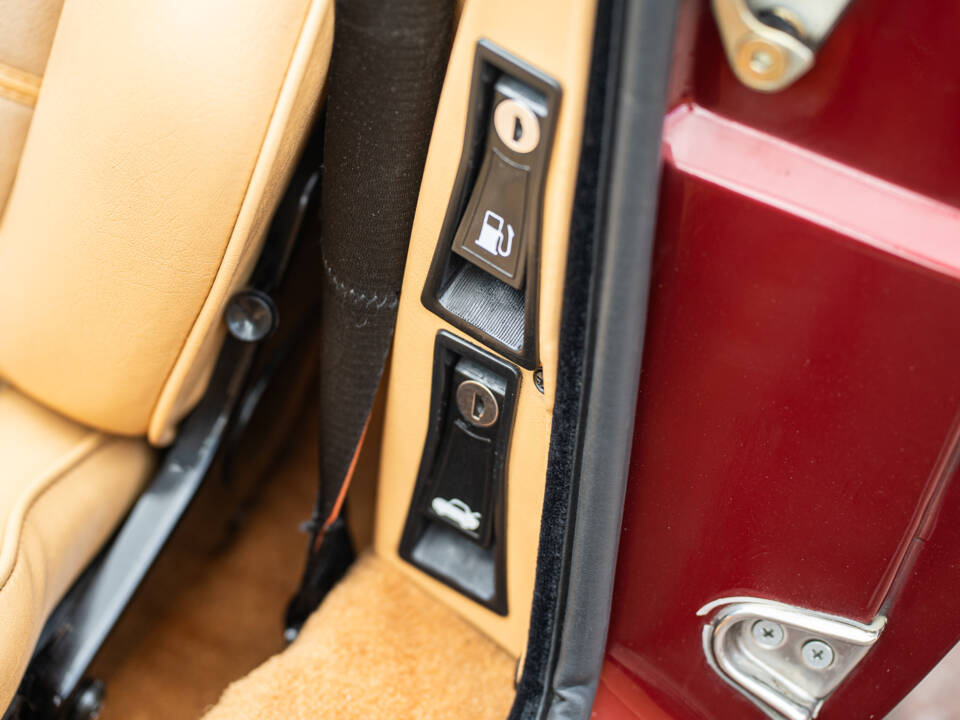 Image 29/42 of Alfa Romeo 2.0 Spider (1990)