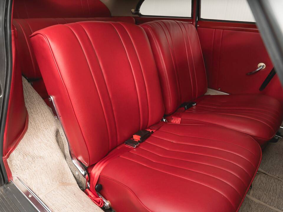 Image 18/40 of Porsche 356 1500 Super (1953)