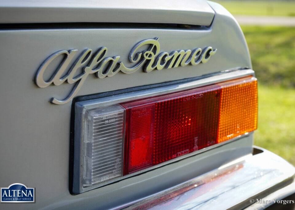 Image 49/60 of Alfa Romeo 2000 Spider Veloce (1973)