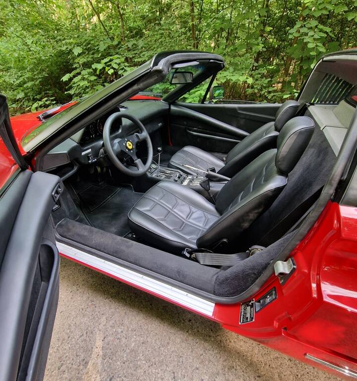 Image 15/82 of Ferrari 308 GTS Quattrovalvole (1983)