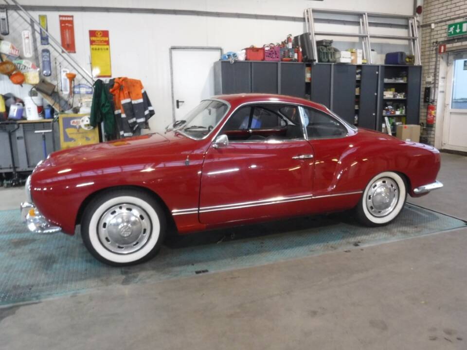 Immagine 23/50 di Volkswagen Karmann Ghia (1969)