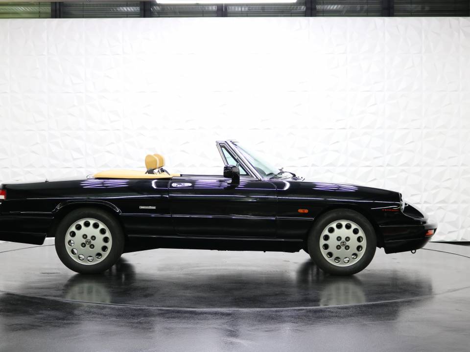 Imagen 6/38 de Alfa Romeo 2.0 Spider (1990)