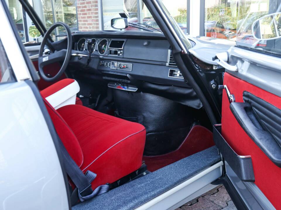 Bild 21/50 von Citroën DS 20 (1974)