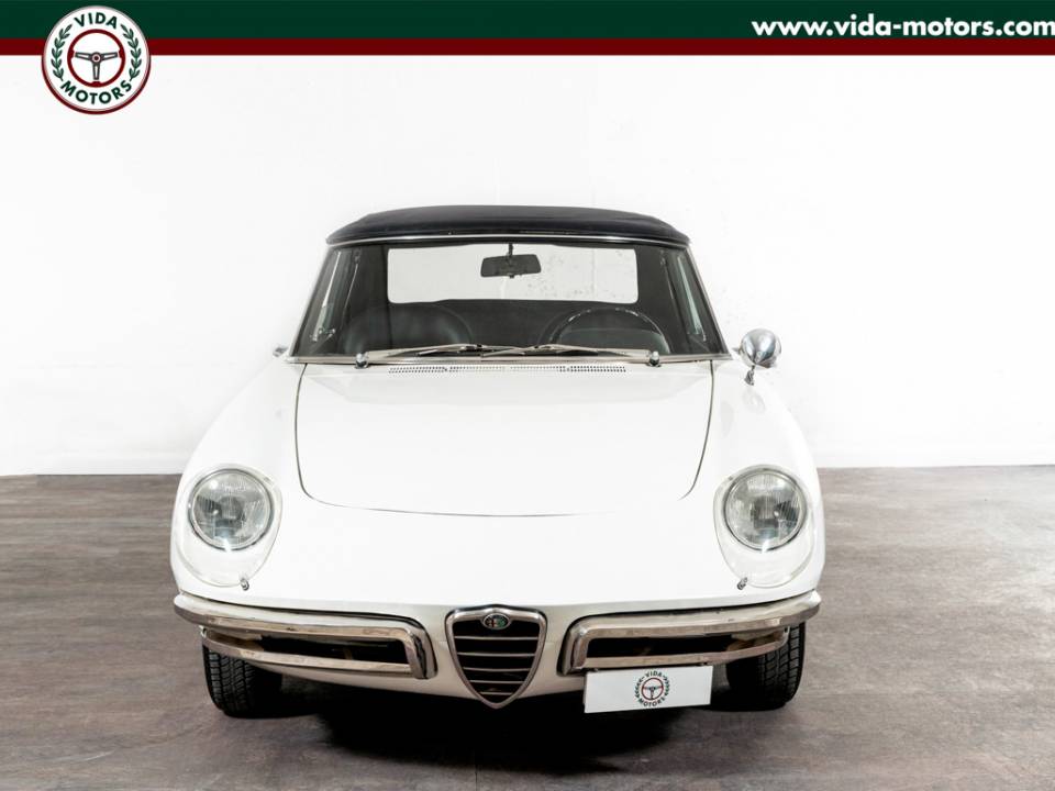 Image 5/41 of Alfa Romeo 1600 Spider Duetto (1967)