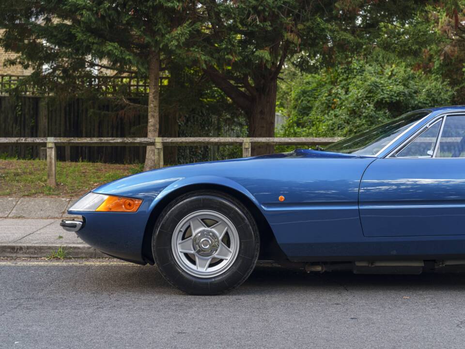 Afbeelding 10/26 van Ferrari 365 GTB&#x2F;4 Daytona (1971)