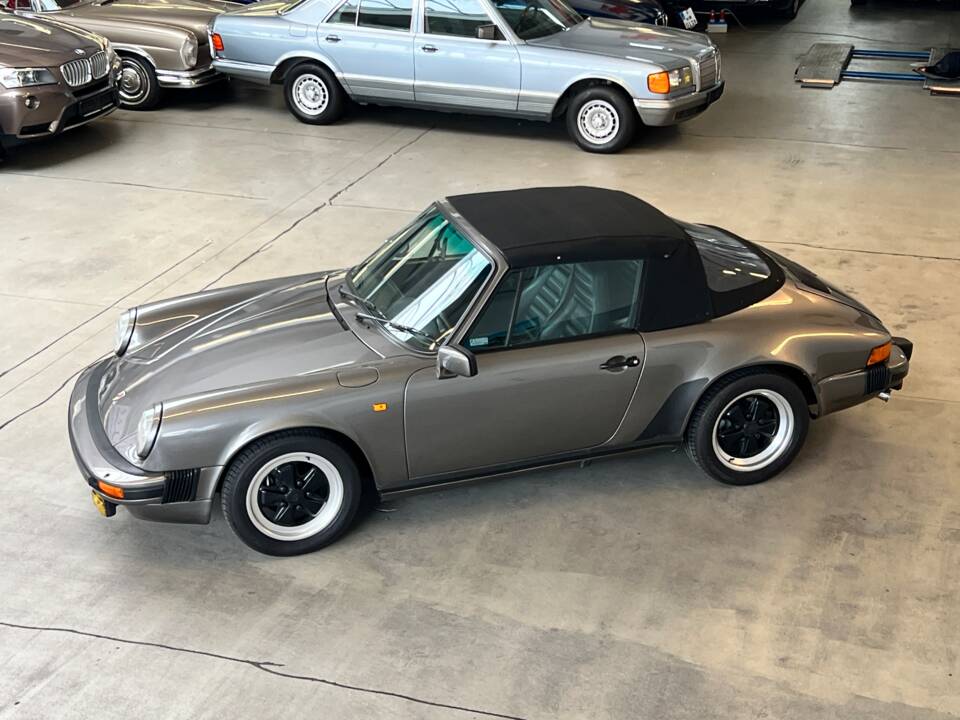 Image 7/71 de Porsche 911 SC 3.0 (1983)