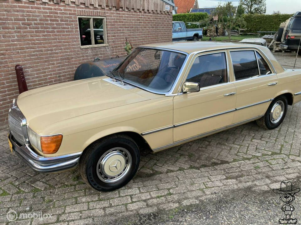 Image 7/31 of Mercedes-Benz 280 S (1975)