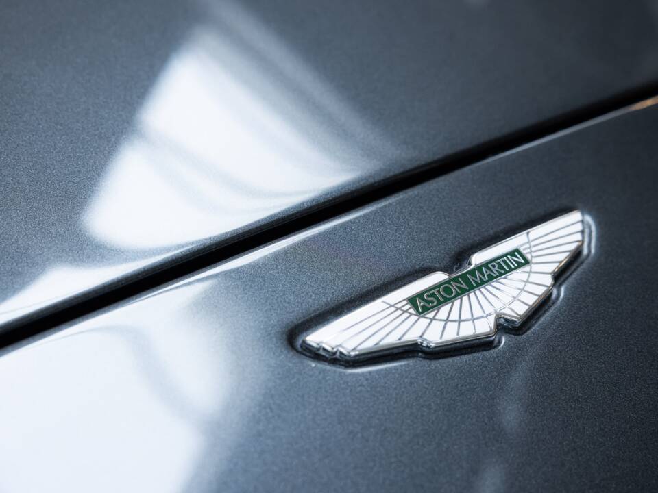 Image 24/31 de Aston Martin V12 Vanquish (2004)