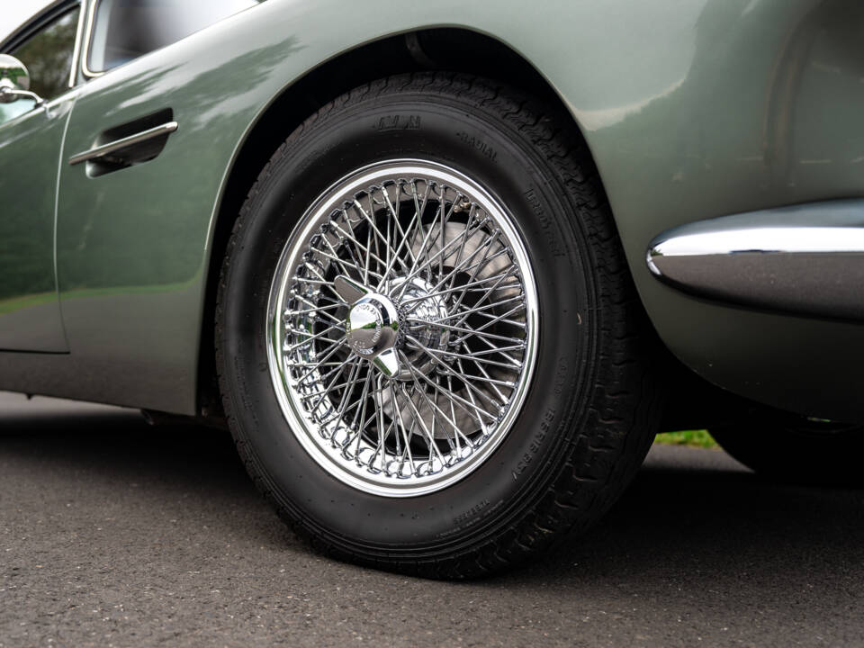 Image 29/64 de Aston Martin DB 4 (1961)