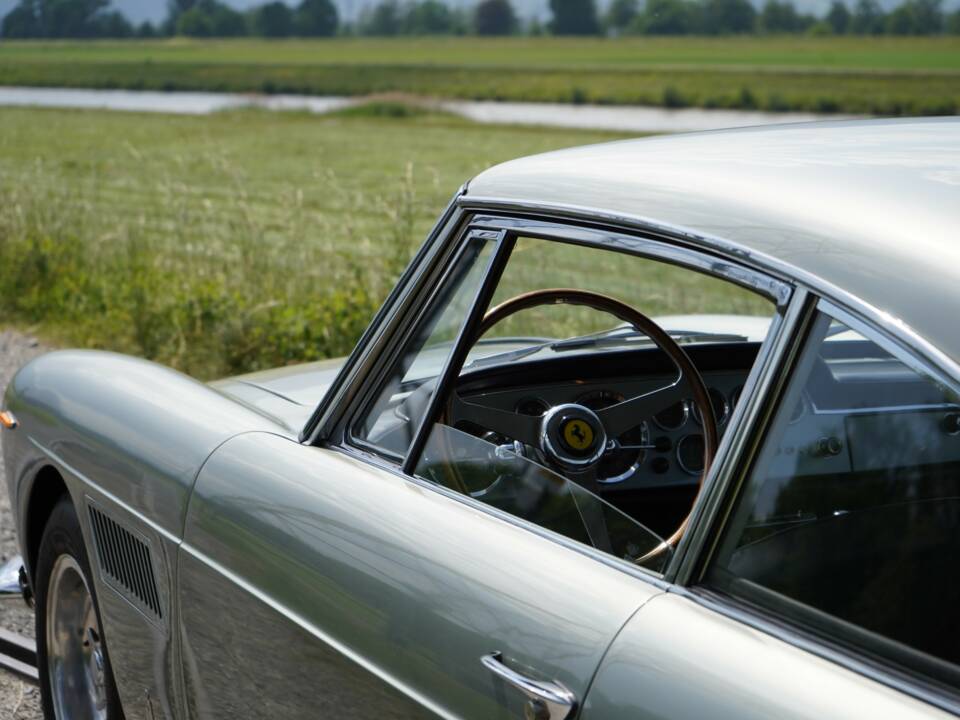 Afbeelding 26/72 van Ferrari 250 GTE (1962)
