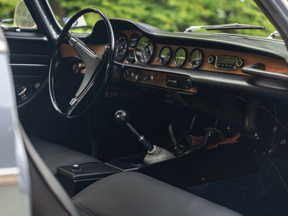 Image 6/23 of Volvo 1800 E (1971)