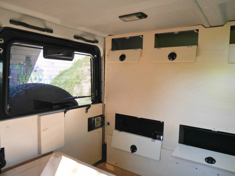 Image 41/50 of Land Rover Defender 110 (1900)