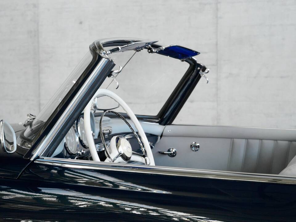 Image 15/50 de Mercedes-Benz 190 SL (1957)