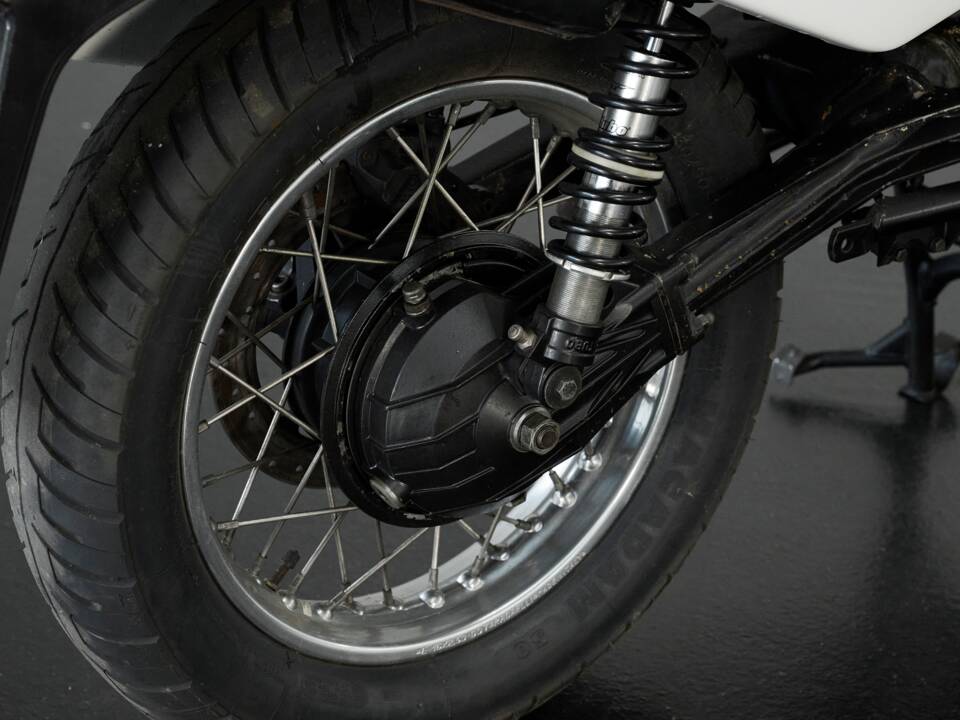 Immagine 15/19 di Moto Guzzi 750 X PA (1997)